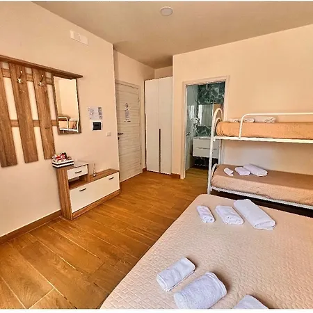 Pensión Perla Del Mare Mondragone